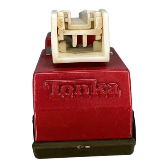 Vintage 1992 Tonka Red Fire Truck Toy With Extendable Ladder Diecast Metal Model - Picture 8 of 8